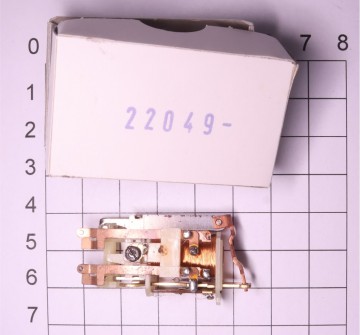 220490